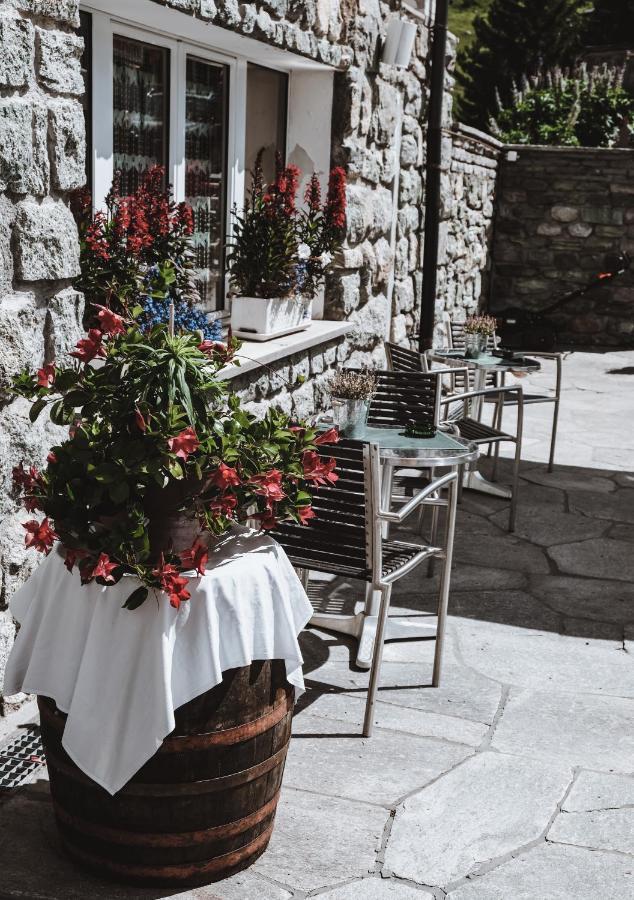 Hotel Grischuna Bivio Buitenkant foto
