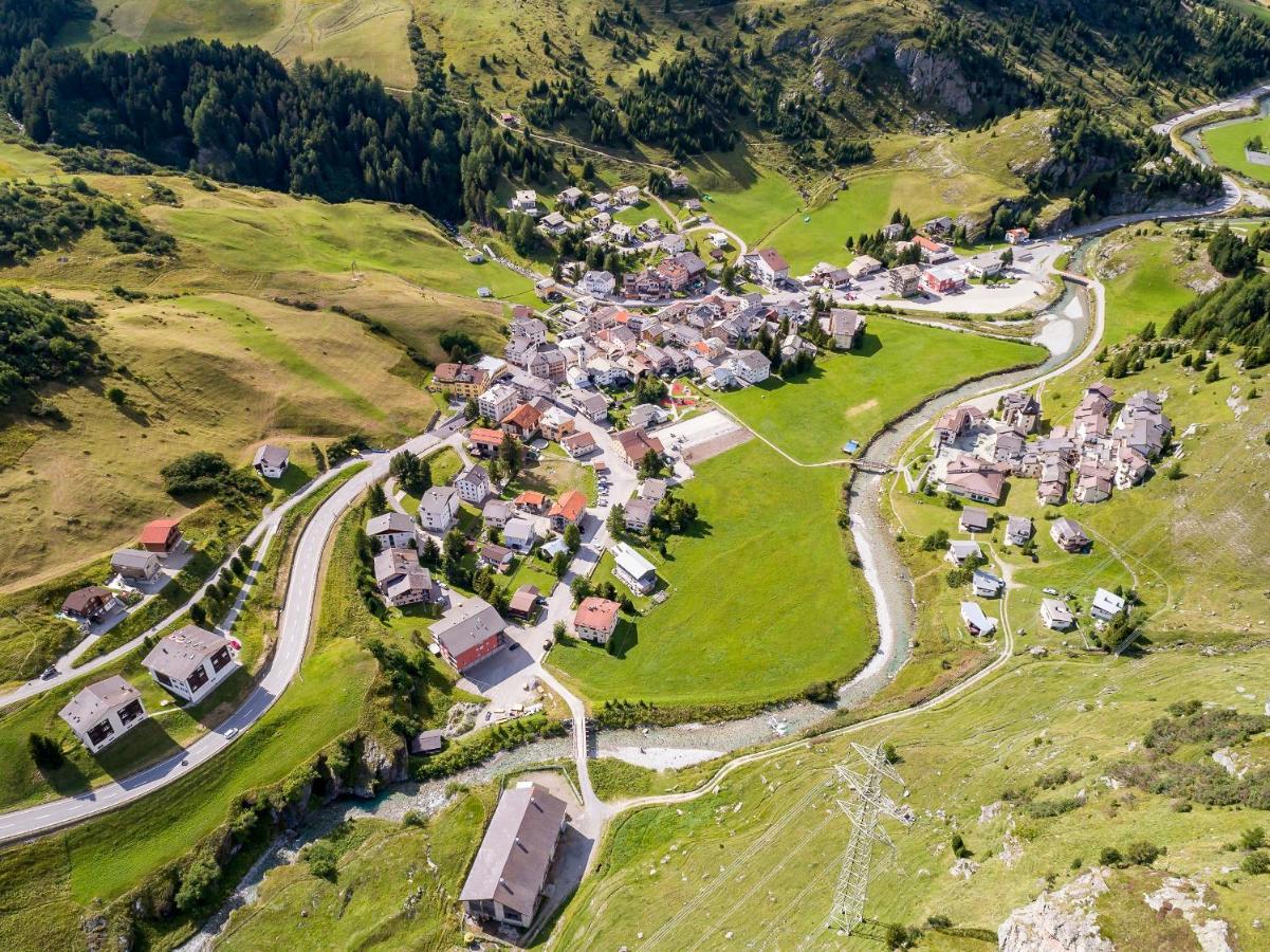 Hotel Grischuna Bivio Buitenkant foto