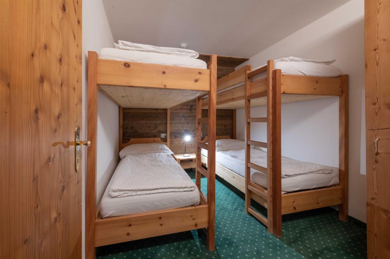 Hotel Grischuna Bivio Buitenkant foto