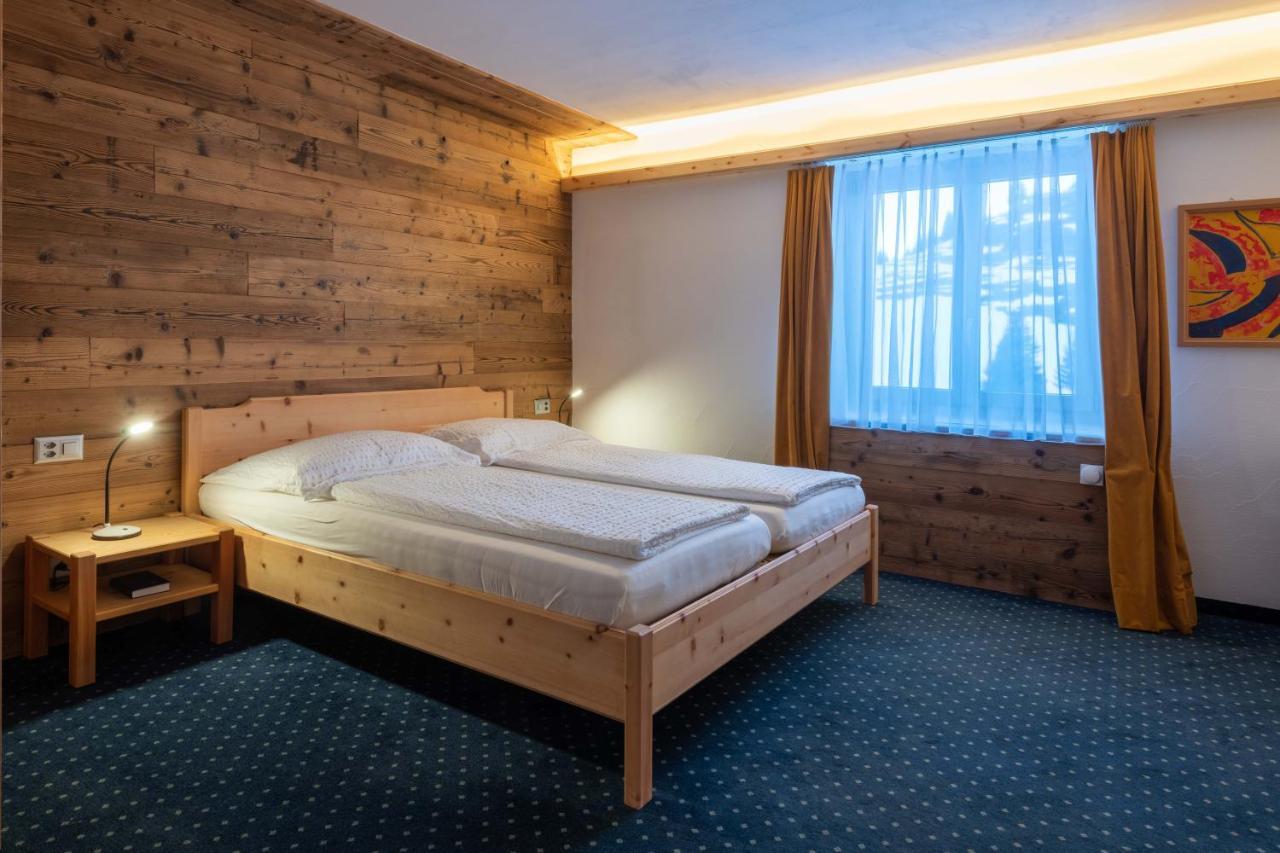 Hotel Grischuna Bivio Buitenkant foto