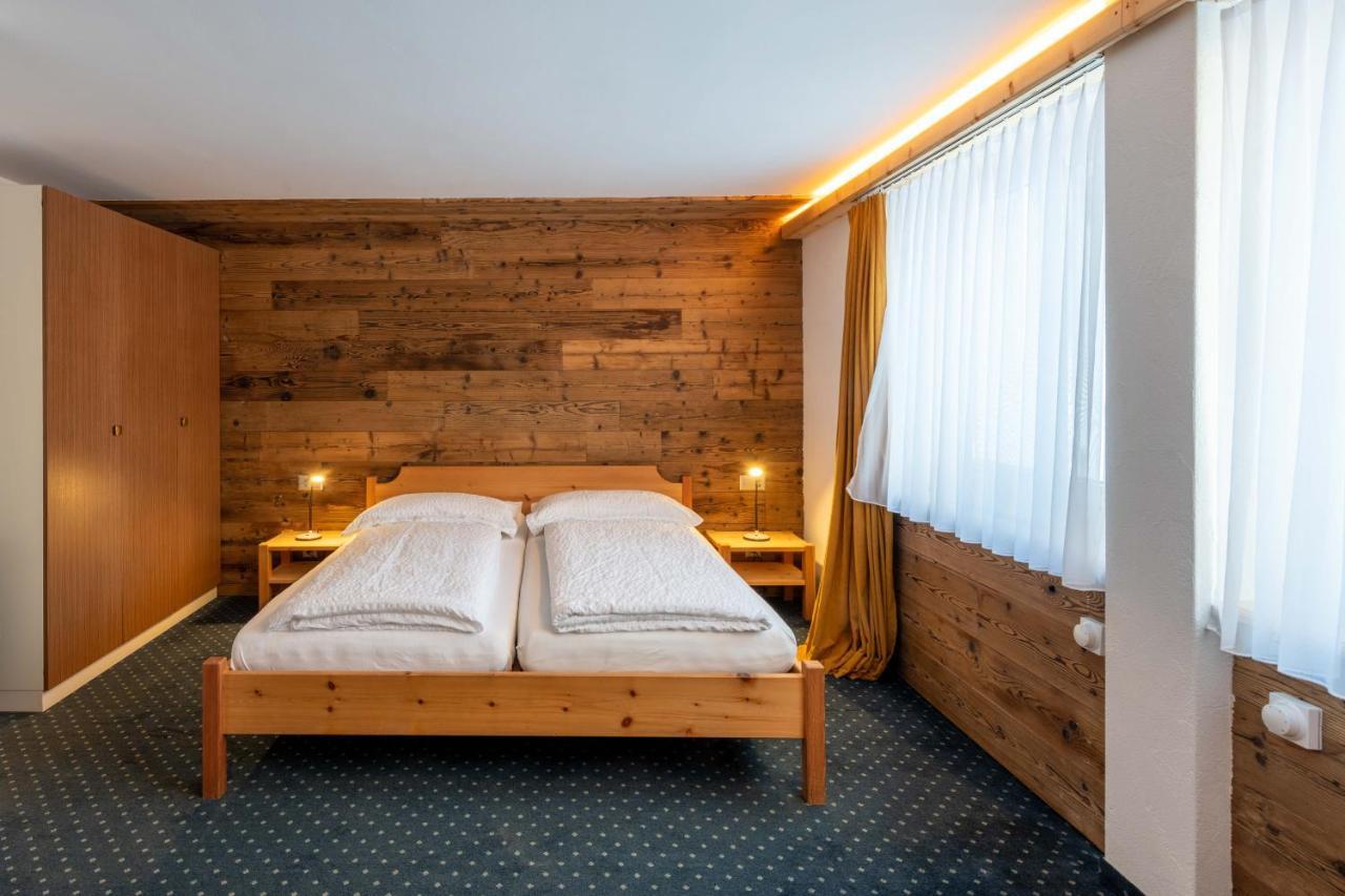 Hotel Grischuna Bivio Buitenkant foto