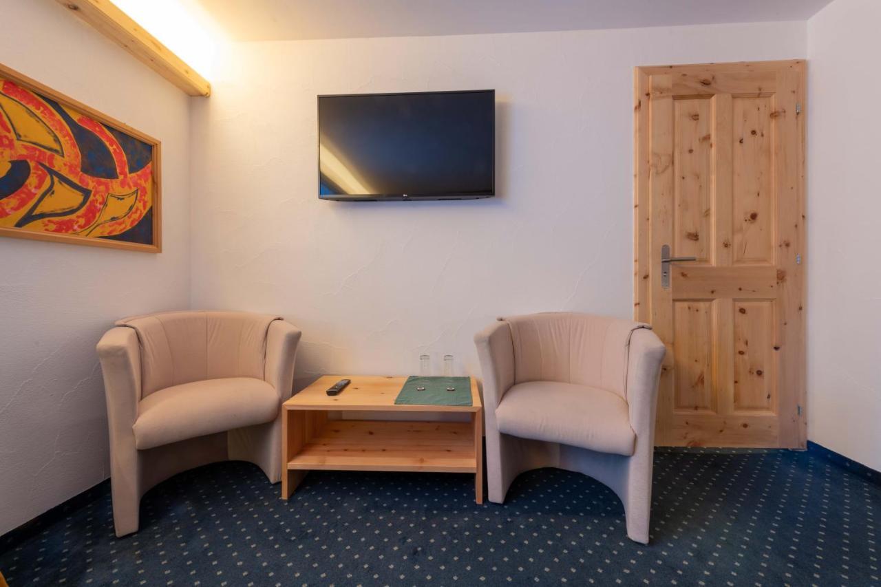 Hotel Grischuna Bivio Buitenkant foto