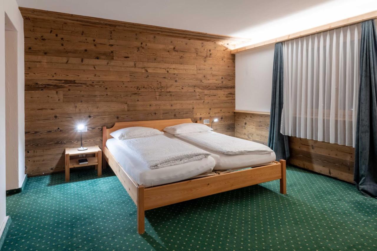 Hotel Grischuna Bivio Buitenkant foto